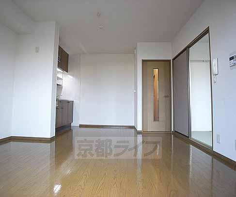 居室・リビング　明るい室内