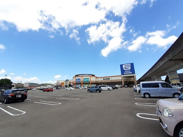 ショッピングセンター　フジグラン 四万十（ショッピングセンター）まで1400m