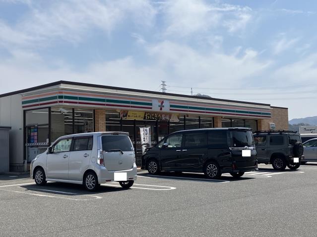 コンビニ　セブンイレブン（コンビニ）まで522m
