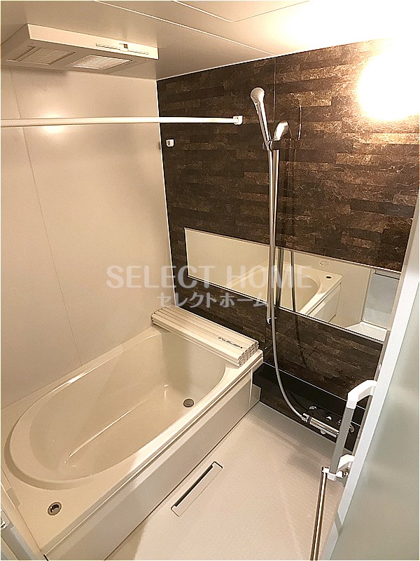 バス・シャワールーム　落ち着いた空間のお風呂です