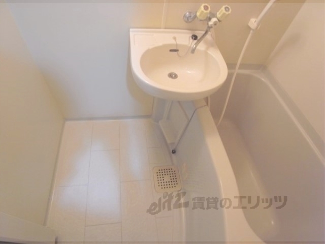 バス・シャワールーム　バス