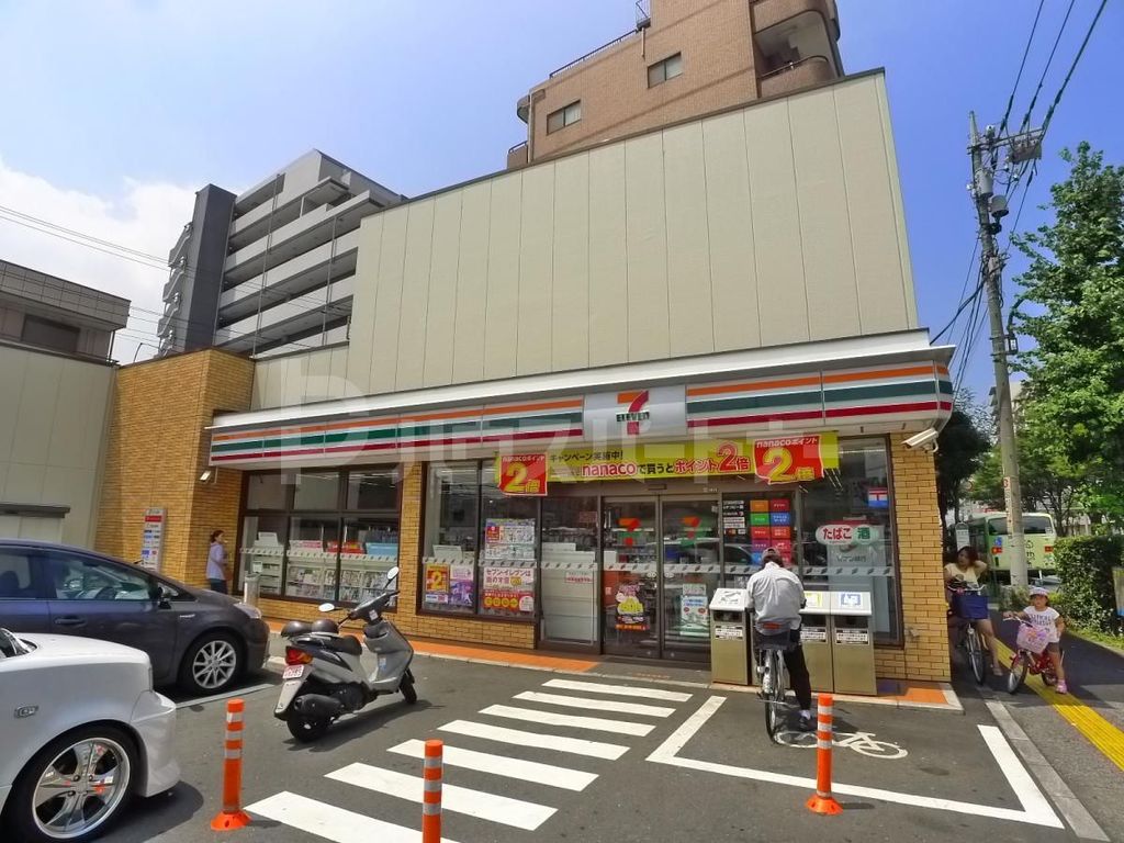 コンビニ　セブンイレブン足立西新井栄町3丁目店（コンビニ）まで200m
