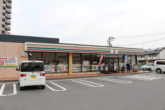 コンビニ　セブンイレブン大分下郡東店（コンビニ）まで550m