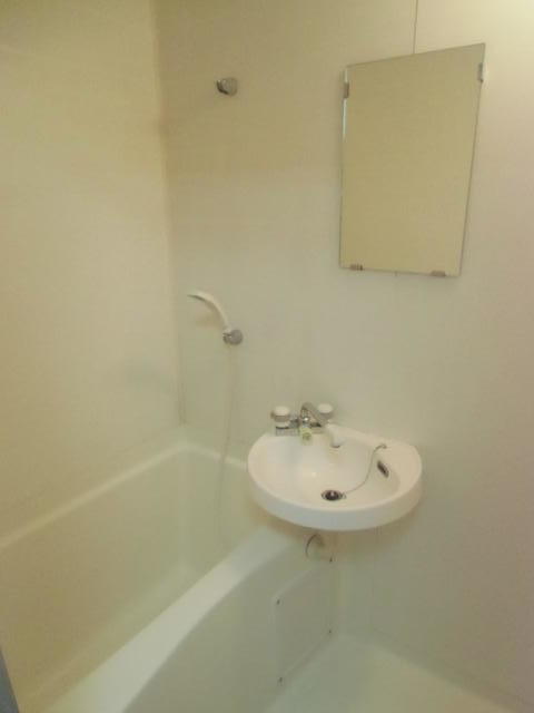 バス・シャワールーム　洗面台付バス
