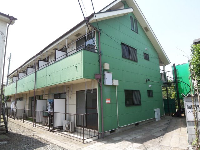 建物外観　さわやかなグリーンの外観