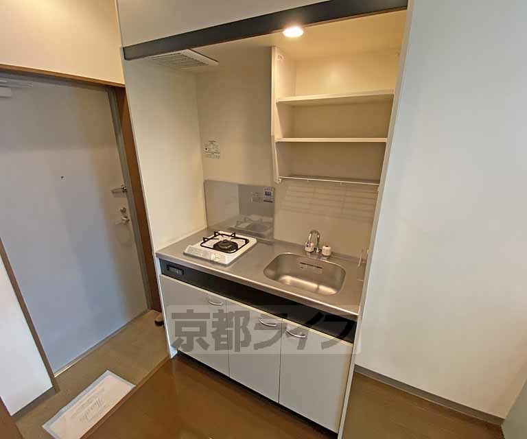 キッチン　ワイドサイズのシステムキッチンです。