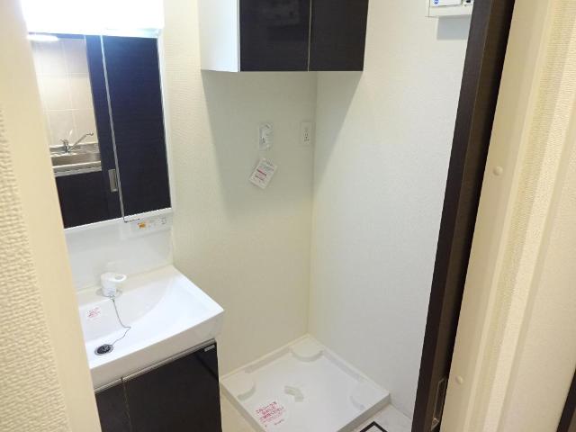 その他設備　収納付き洗濯機置場（イメージ）