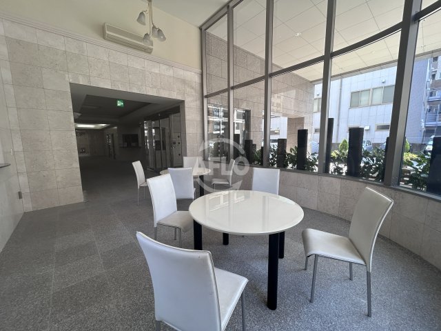 ロビー　レフィーナカルム江坂　ロビー