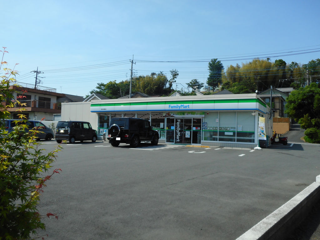 その他　コンビニまで徒歩1分（約42ｍ）
