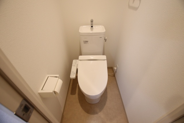 トイレ　※別室の参考写真の為、現況優先です。