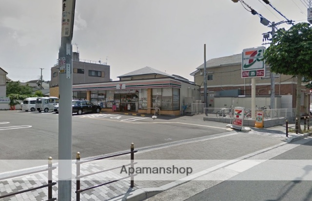 コンビニ　セブンイレブン（コンビニ）まで261m