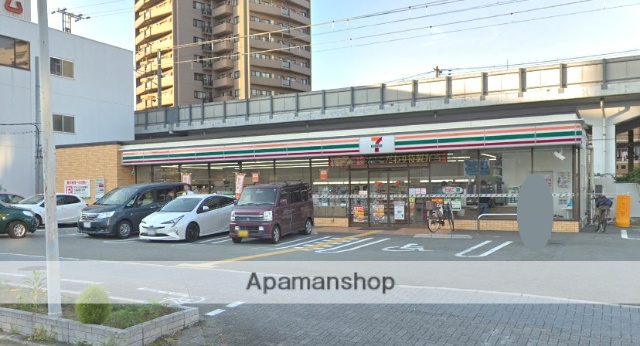 コンビニ　セブンイレブン（コンビニ）まで425m