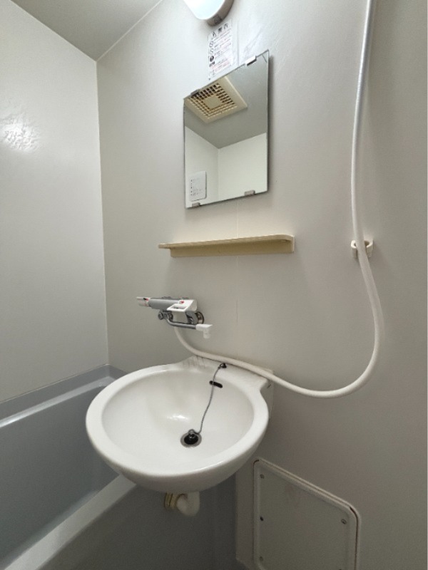 洗面設備　６０２号室　写真