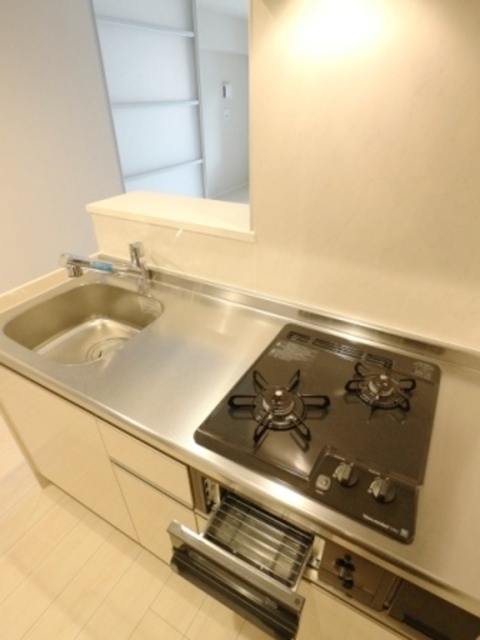 キッチン　ガスコンロ２口グリル付