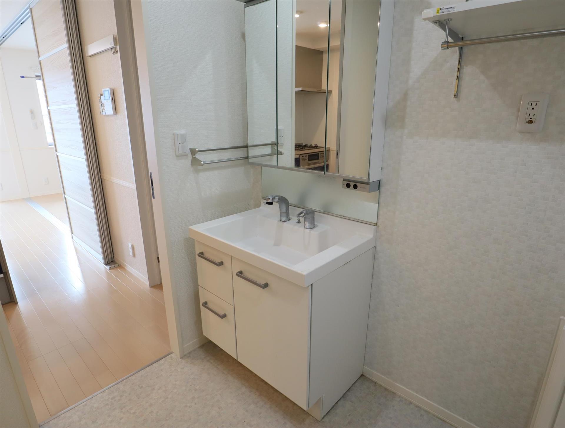 洗面設備　洗面化粧台