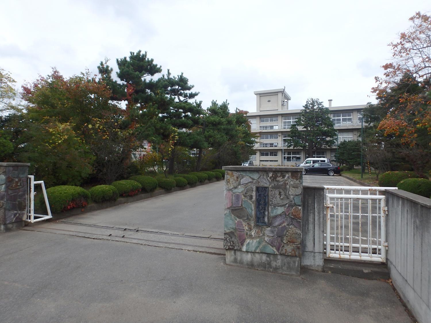 中学校　小中野中学校（中学校）まで350m