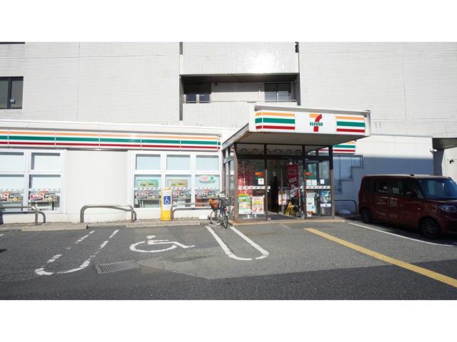 コンビニ　セブンイレブン鳥取湯所町店（コンビニ）まで374m