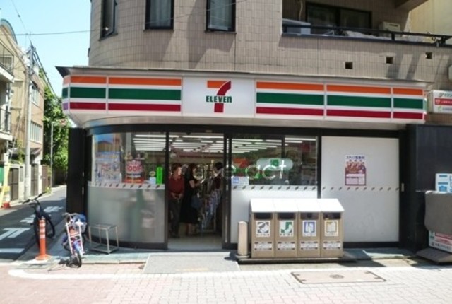 コンビニ　セブンイレブン港区海岸3丁目店（コンビニ）まで129m
