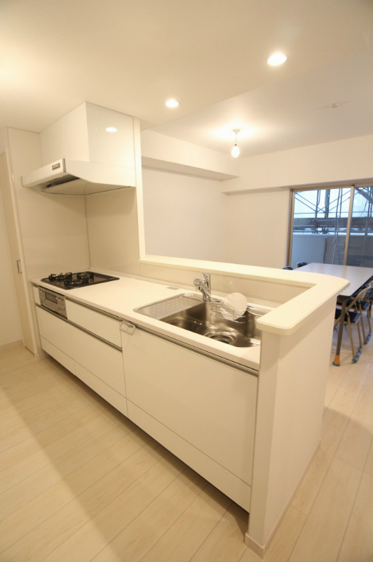 キッチン　キッチンです。※同シリーズの参考写真です。現状優先です。