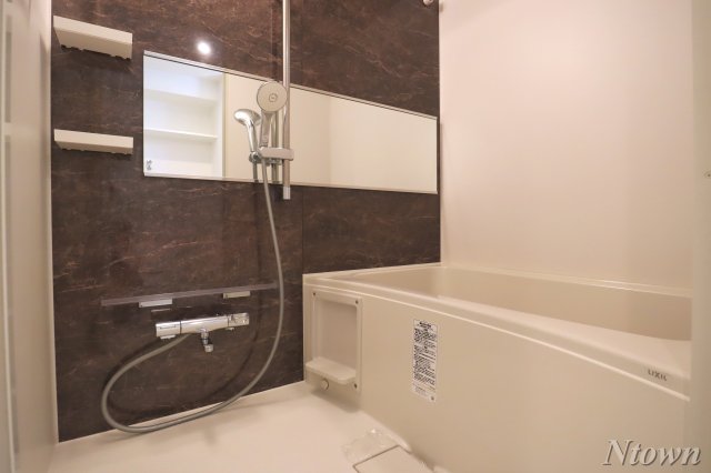 バス・シャワールーム　ゆったり過ごせるお風呂です