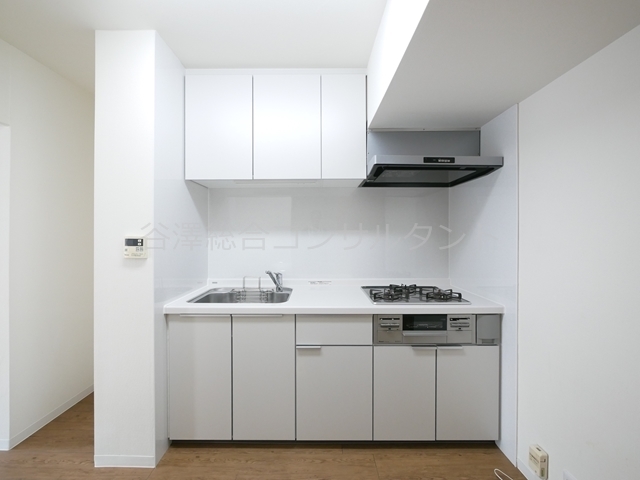 キッチン　システムキッチン（３口コンログリル付）