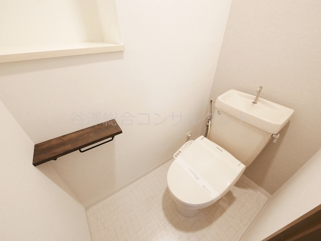 トイレ　温水洗浄便座