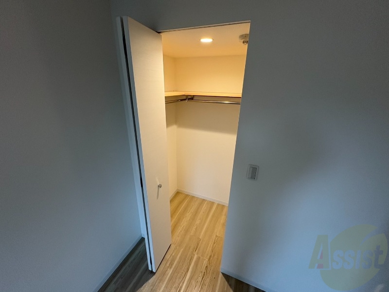 収納　クローゼットは奥行きもあり、荷物が多い方でも安心です。