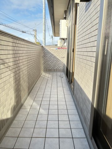 バルコニー　開放的で明るい空間を演出してくれるバルコニーです