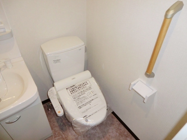 トイレ　シンプルで使いやすいトイレです♪