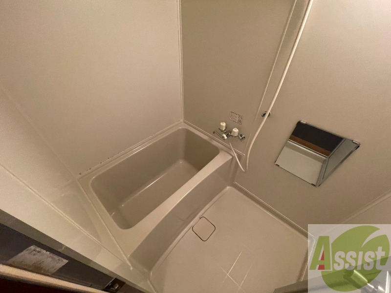 バス・シャワールーム　お風呂になります。一日の疲れを癒してくださいね。