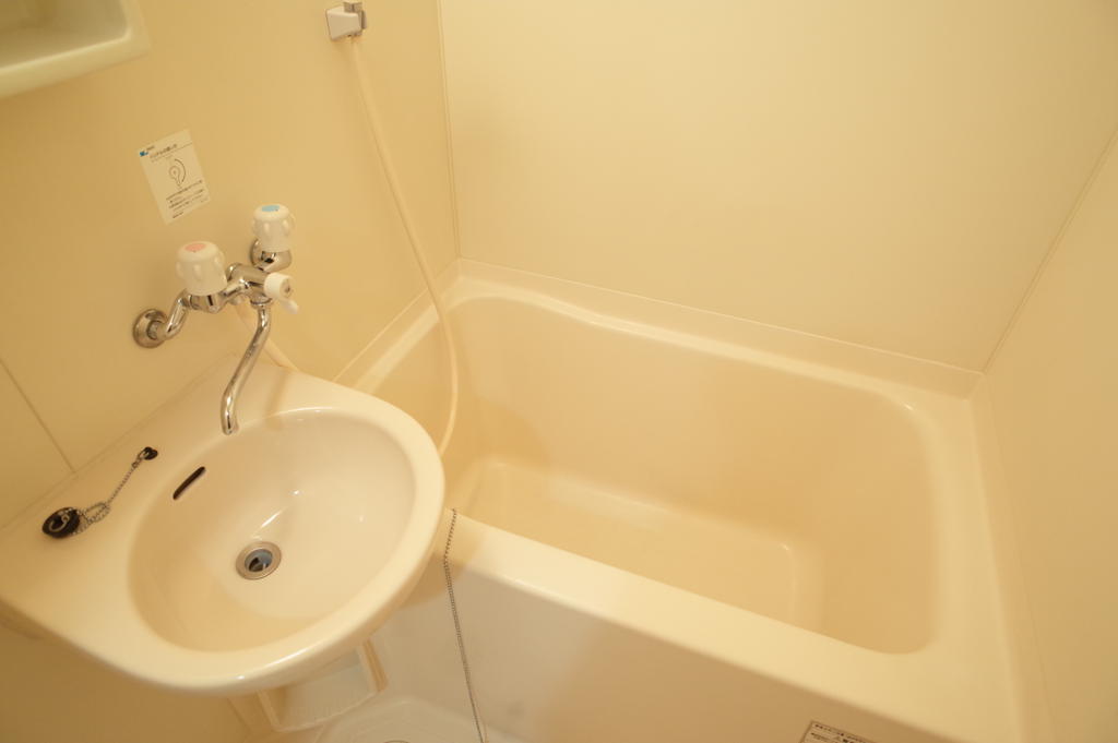 バス・シャワールーム　浴室乾燥機 ※同タイプ別室写真