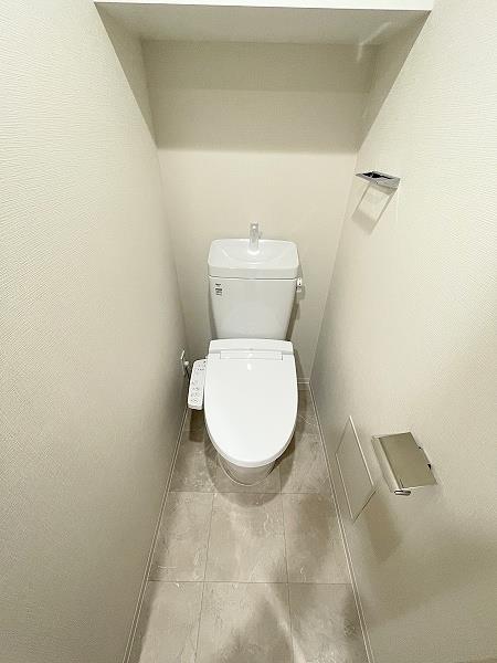 トイレ　温水洗浄暖房便座