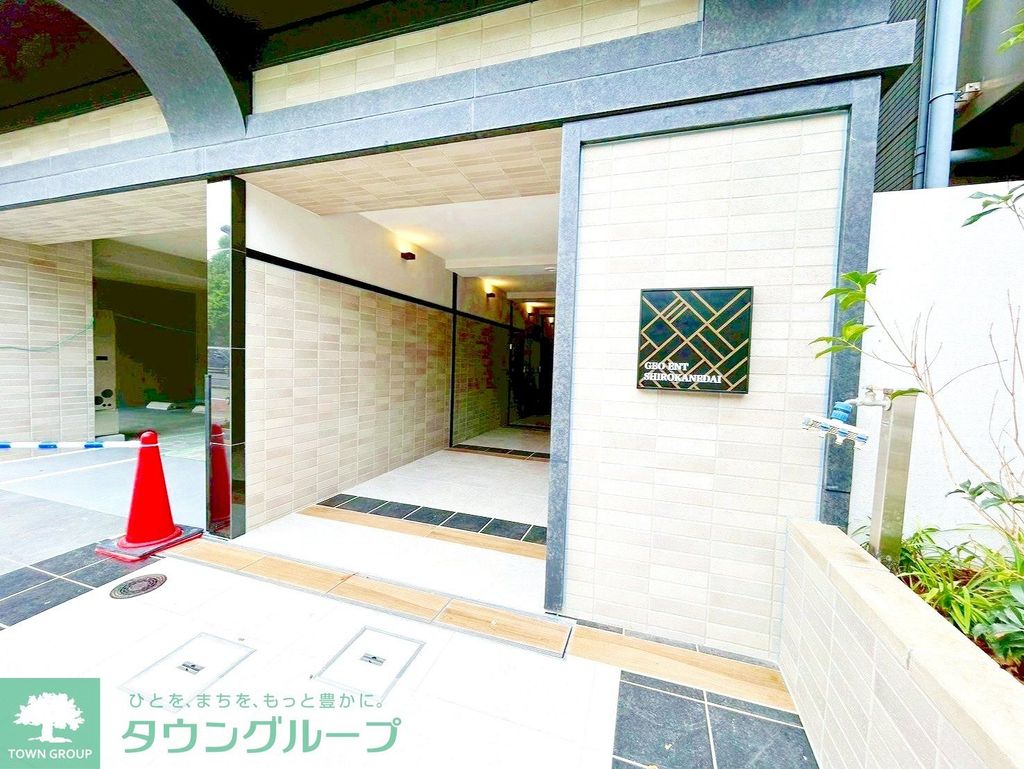 エントランス　エントランス