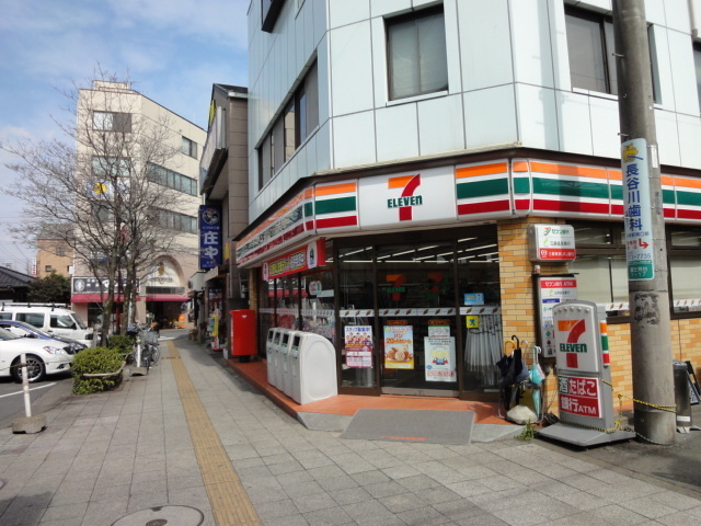 コンビニ　駅前セブンイレブン（コンビニ）まで60m