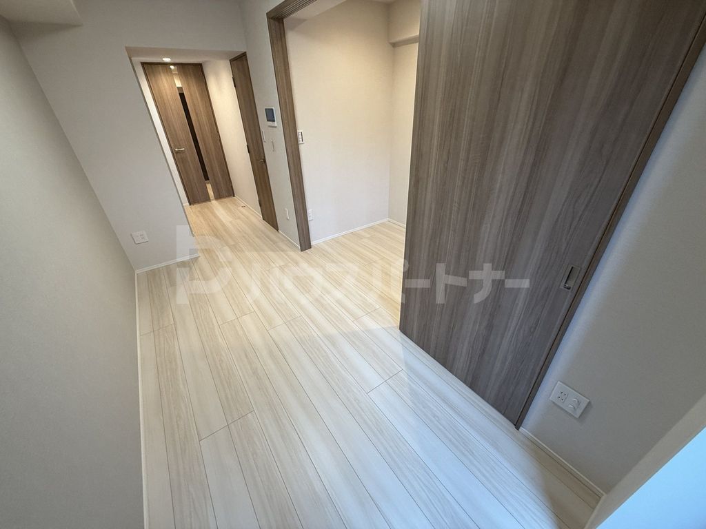 居室・リビング　玄関