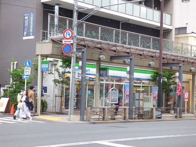 コンビニ　ファミリーマート江東亀戸五丁目店（コンビニ）まで300m