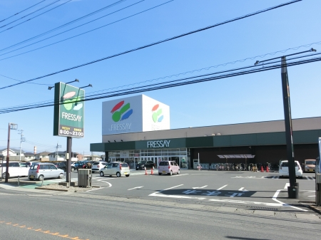 スーパー　FRESSAY(フレッセイ) 大利根店（スーパー）まで382m