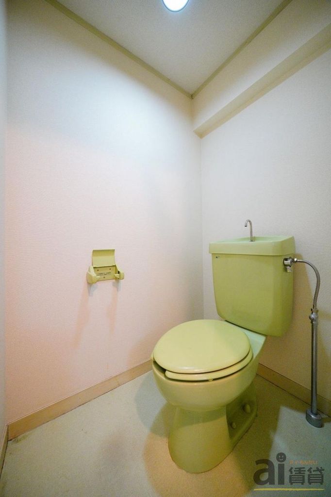 トイレ　※同仕様写真