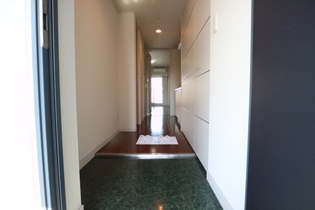 玄関　同一タイプです。