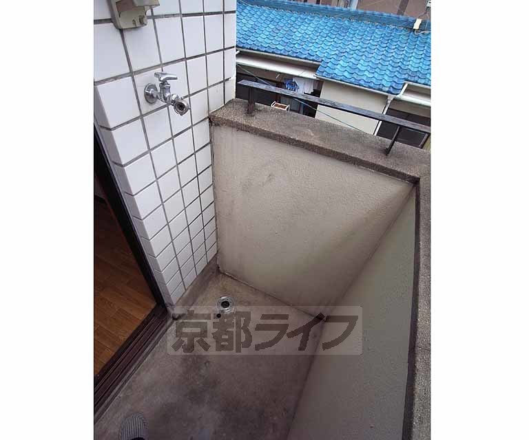 その他設備　ベランダに洗濯機置けます。