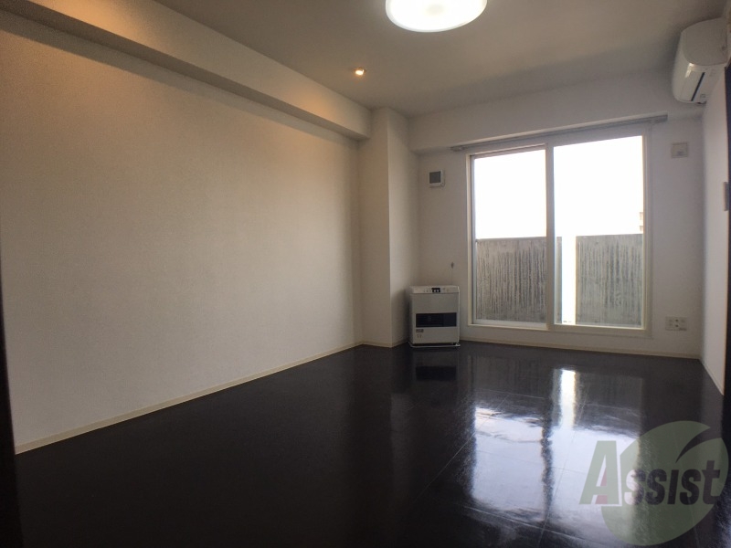 居室・リビング　明るいお部屋は気持ちよく過ごせそうですね。