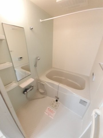 バス・シャワールーム　ゆったり過ごせるお風呂です