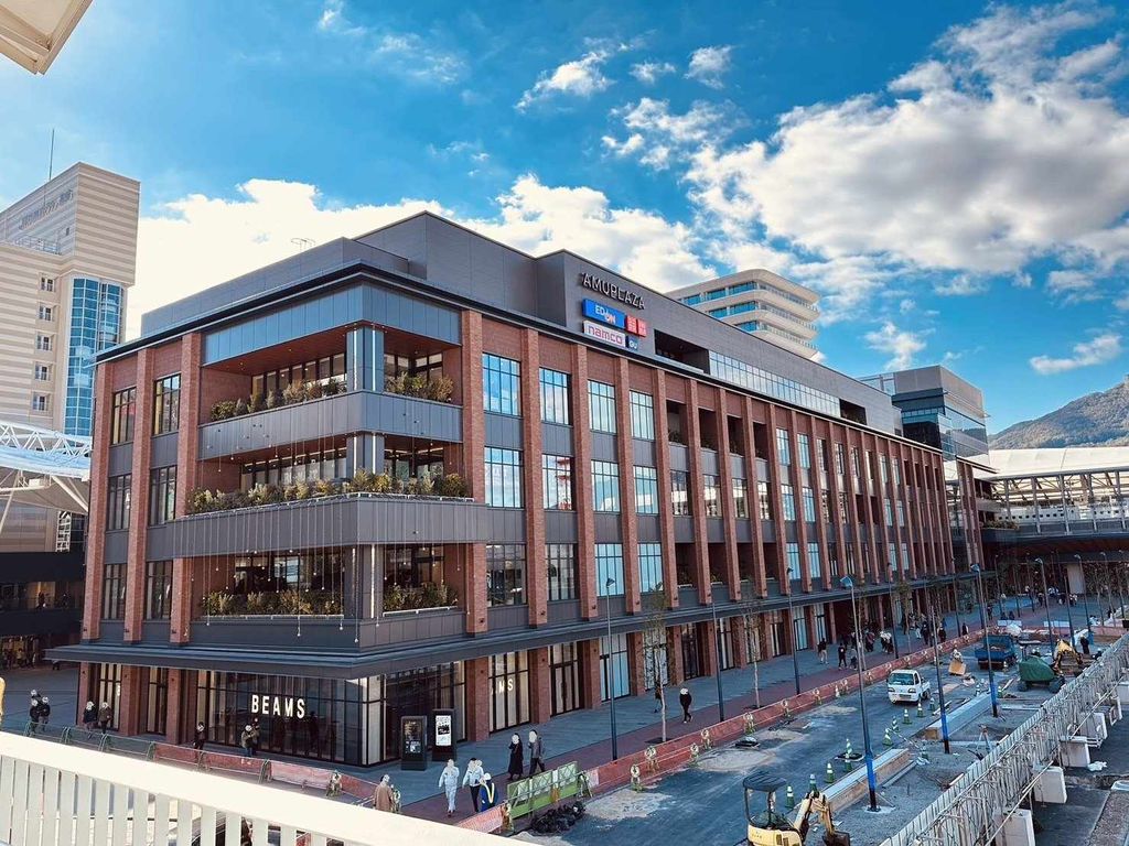 ショッピングセンター　アミュプラザ長崎（ショッピングセンター）まで460m