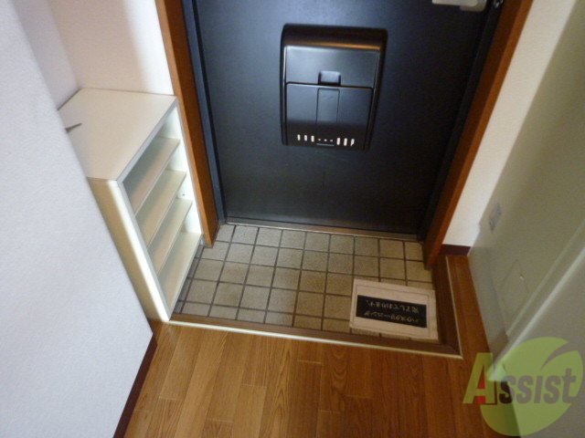 玄関　玄関もシンプルです。