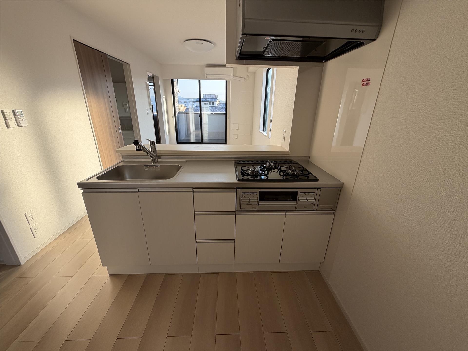 キッチン　※写真は反転タイプです。