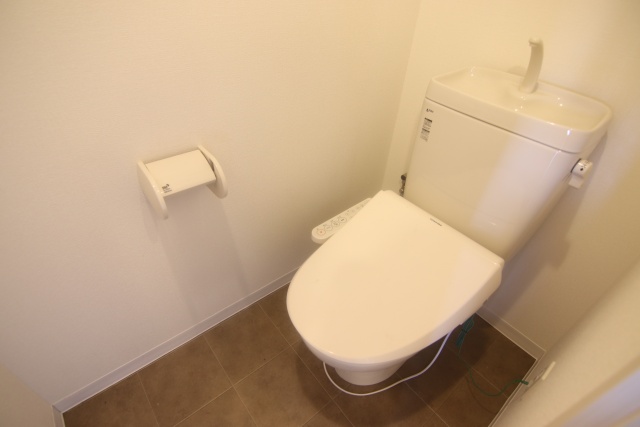 トイレ　※別室の参考写真の為、現況優先です。