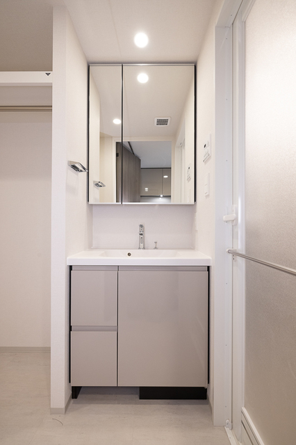 洗面設備　※写真は同タイプ住戸です。
