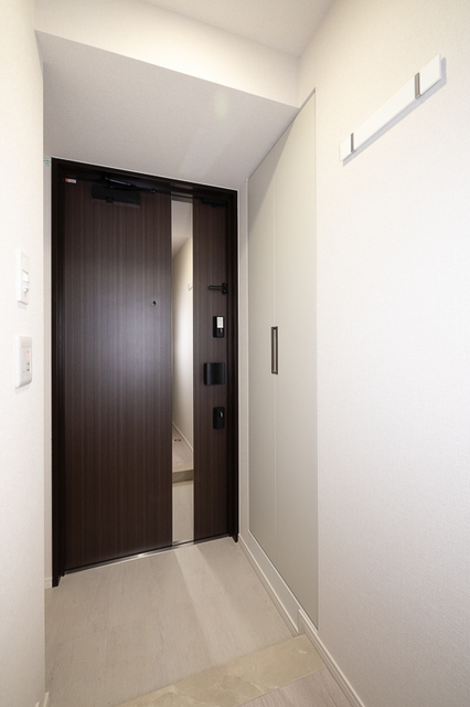 玄関　※写真は同タイプ住戸です。