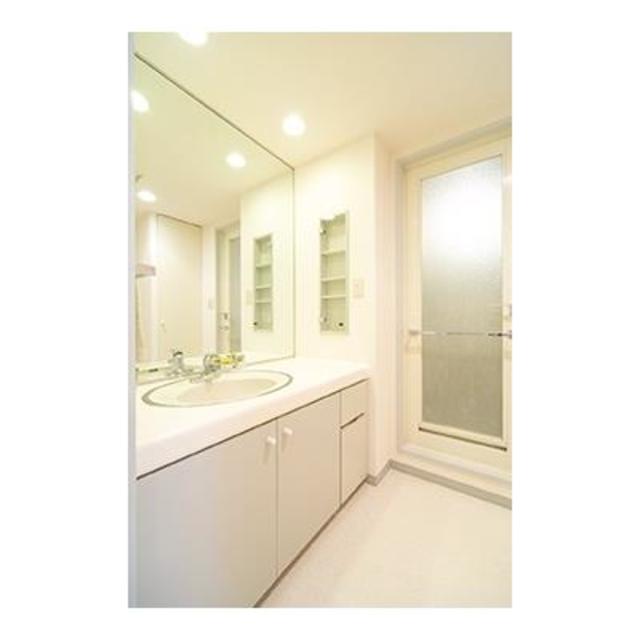 洗面設備　※写真は同タイプ住戸です。