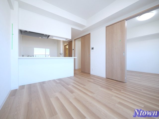 居室・リビング　こちらの居間で趣味の時間をお楽しみください